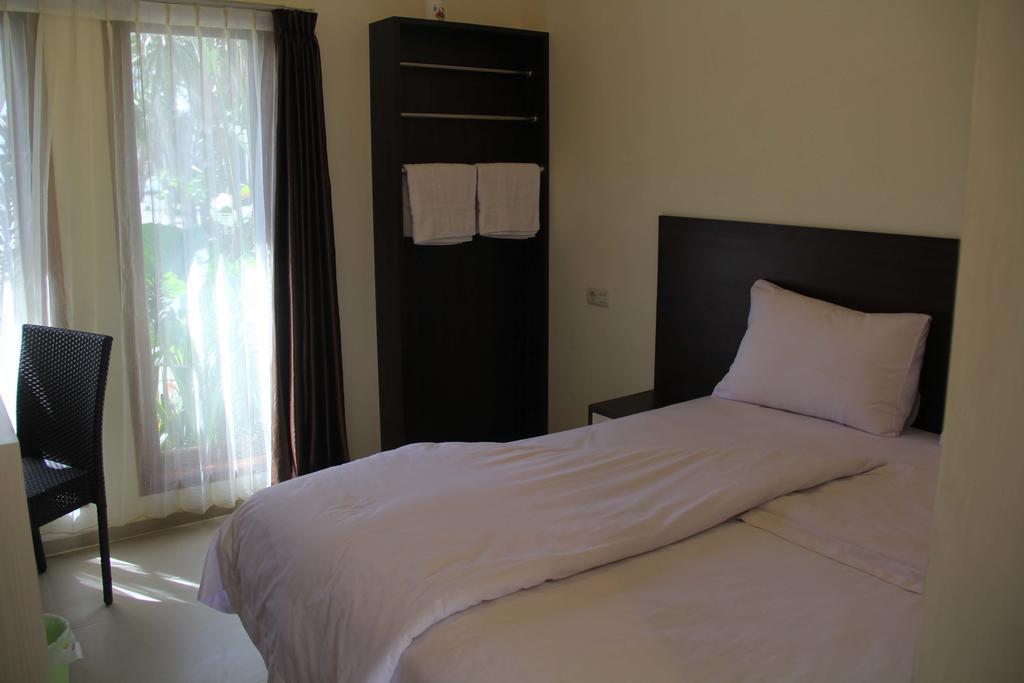 Kampoeng Nelayan Hotel Palu Exteriör bild