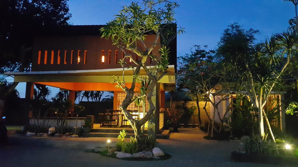 Kampoeng Nelayan Hotel Palu Exteriör bild